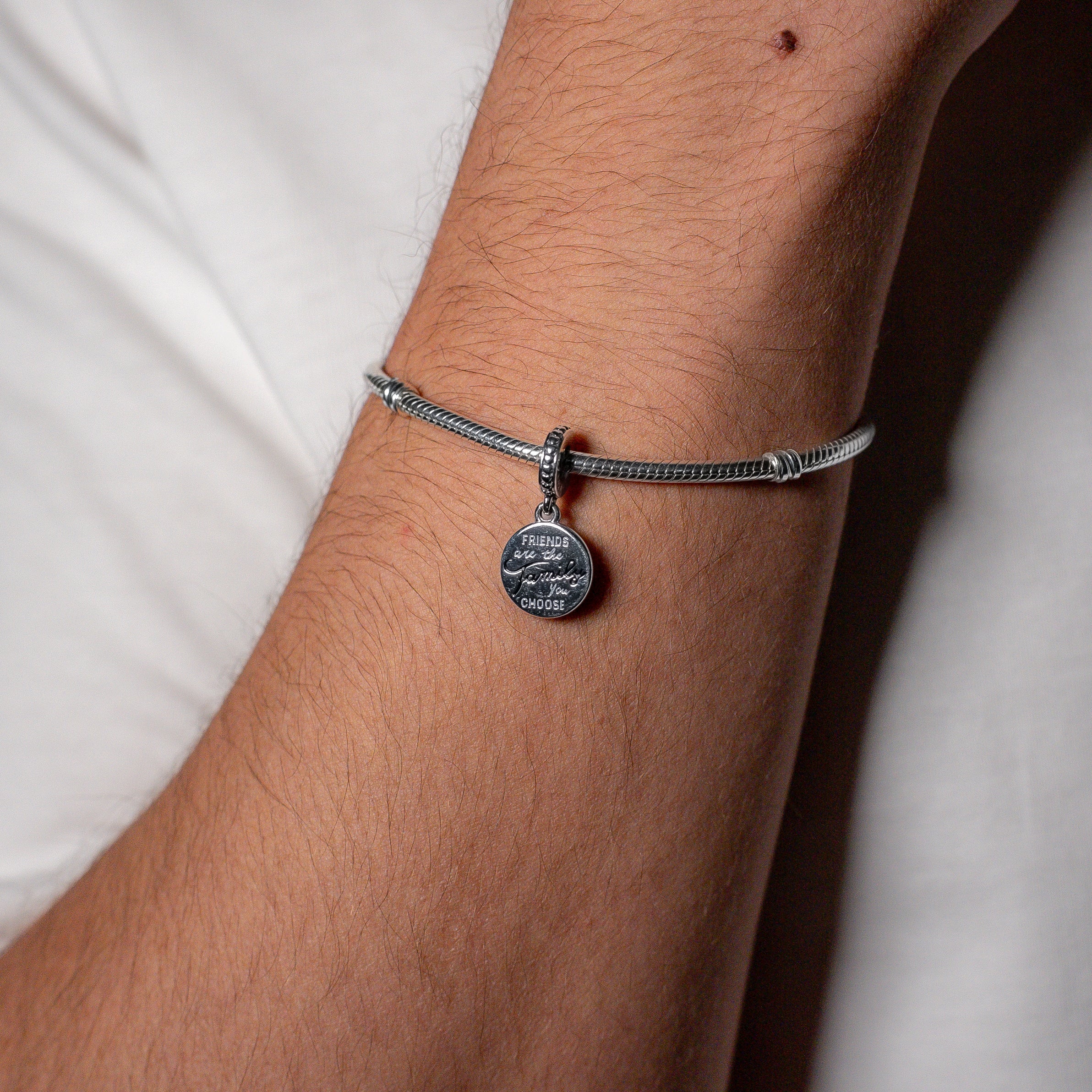 Tag Silber Anhänger mit schwarzem Emaille