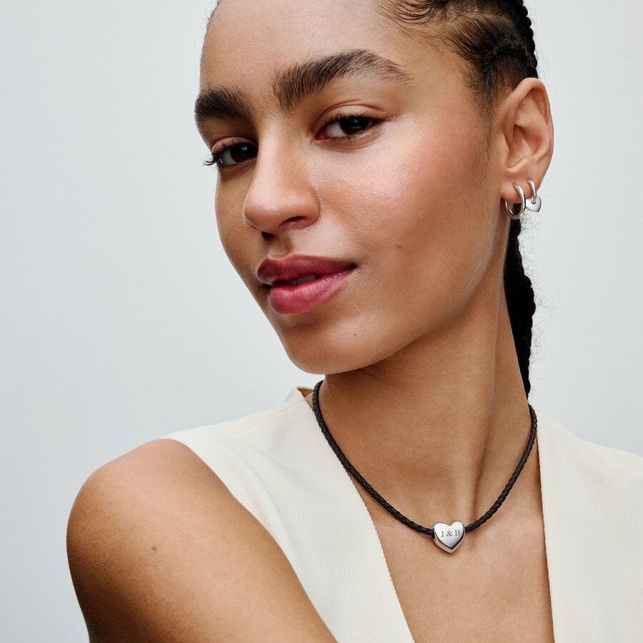 Gravierter großer Herzanhänger – 'Geliebt werden'