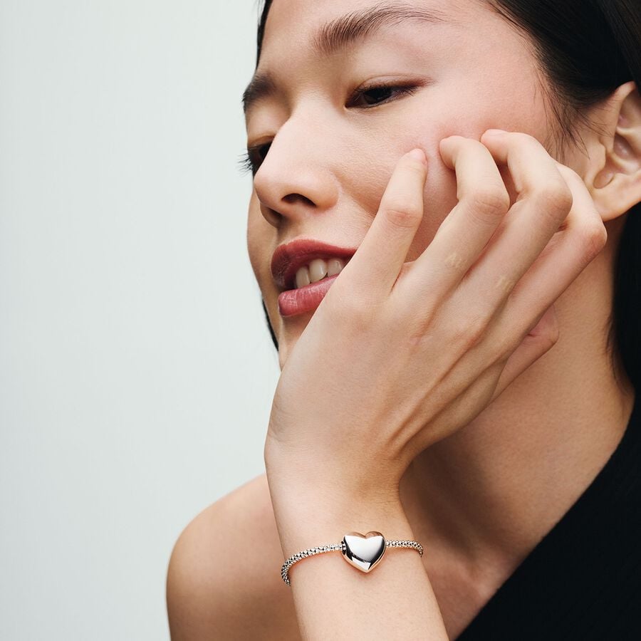 Gravierter großer Herzanhänger – 'Geliebt werden'