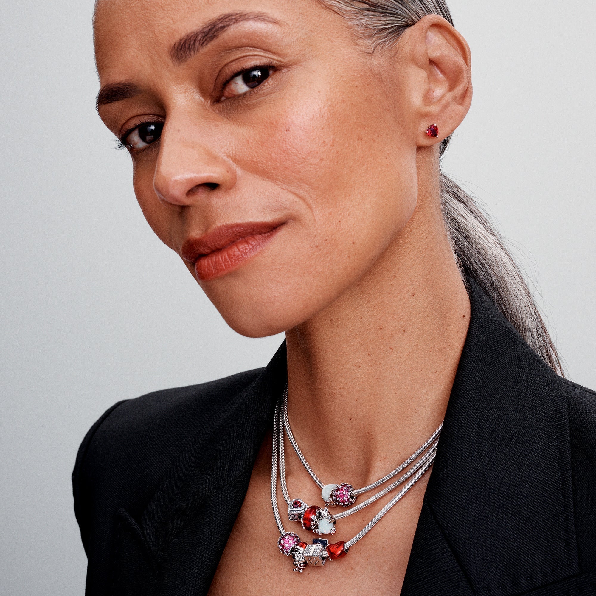 Glänzender roter Herz-Anhänger für Weihnachten